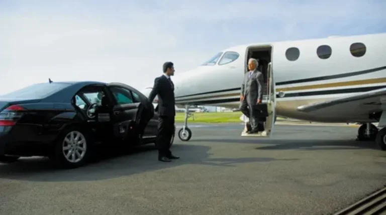 Toronto Pearson Airport Limo vs Taxi