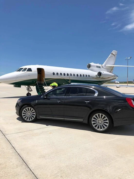 Toronto Pearson Airport Limo Service (YYZ) 5 unnamed 11