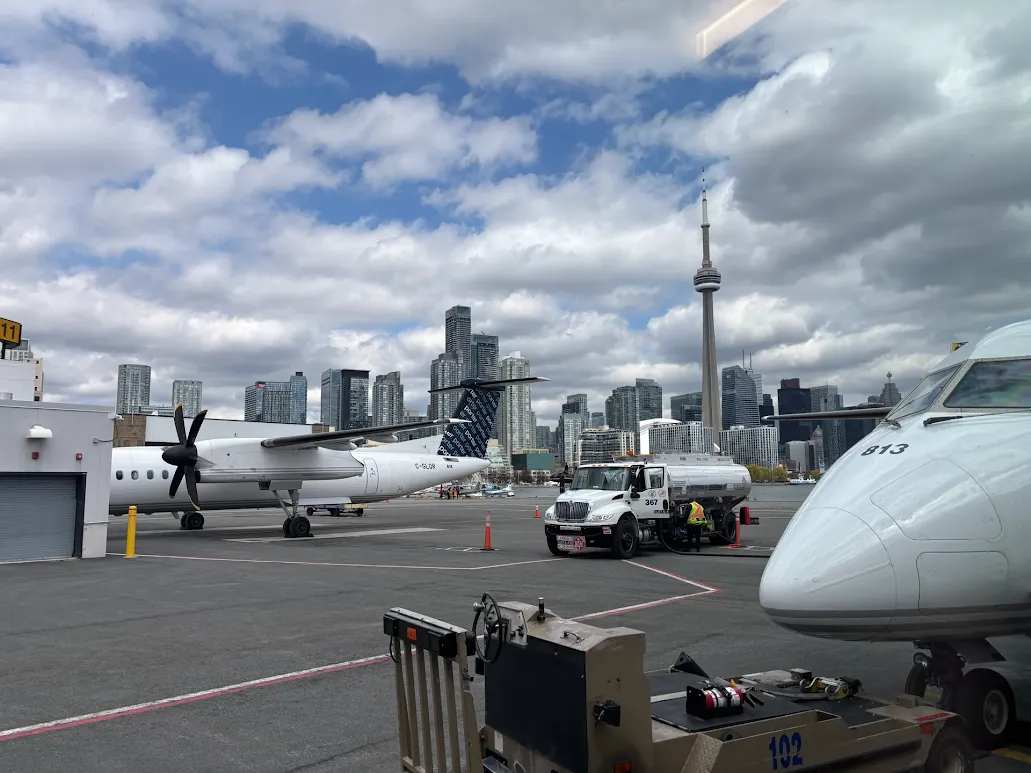 Billy Bishop Airport Limo Service (YTZ) 4 unnamed 14