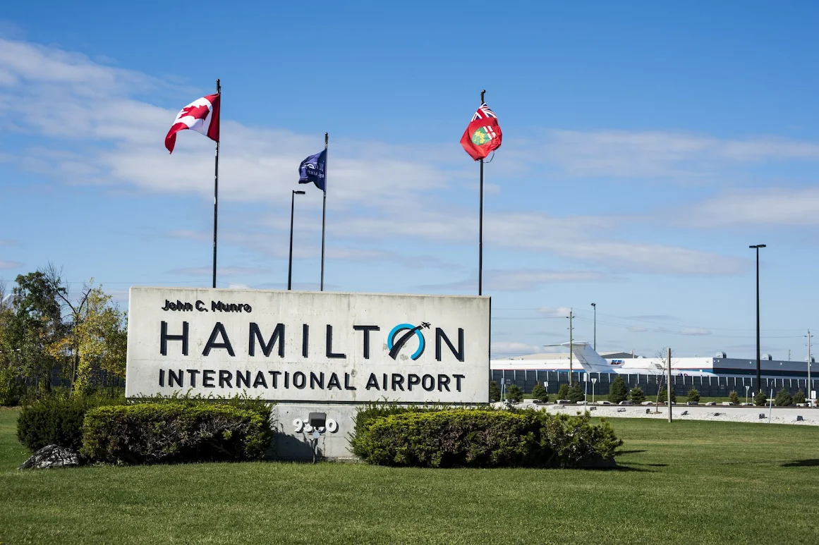 John C. Munro Hamilton Airport Limo Service (YHM) 4 unnamed 8